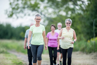 Caminar cada día podría aumentar la esperanza de vida en diez años