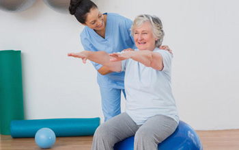 La fisioterapia puede prolongar la autonomía de paciente de Alzheimer