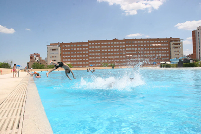 El Ayuntamiento de Parla abre la temporada de verano de piscinas